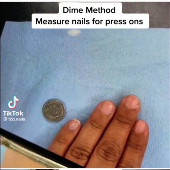 Halloween Nails  🎃🖤🧡✨ - Picture 3 of 4